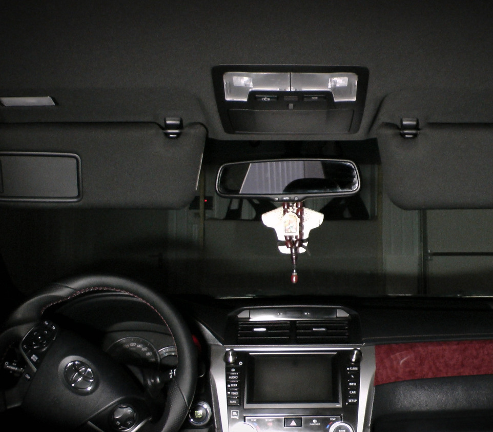 Перетяжка потолка Toyota Camry